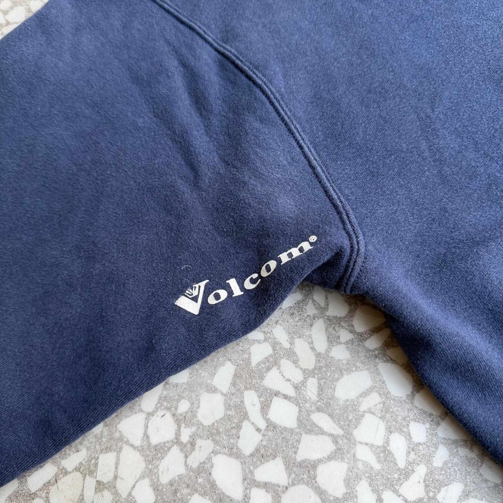 [ Archive アーカイブ Y2K ]　VOLCOM / 90’s usa製 logo sweat size M ヴォルコム　　横ノリ　ロゴスウェット　ストリート　 sk8 アメリカ製　スケーター　紺　トレーナー