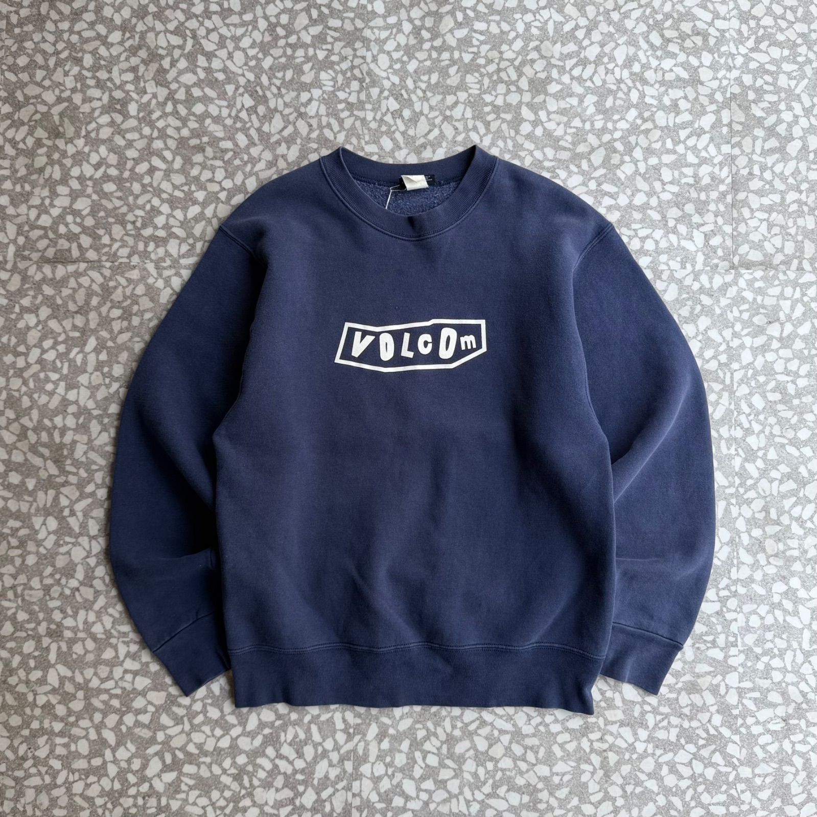 [ Archive アーカイブ Y2K ]　VOLCOM / 90’s usa製 logo sweat size M ヴォルコム　　横ノリ　ロゴスウェット　ストリート　 sk8 アメリカ製　スケーター　紺　トレーナー