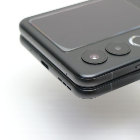 新品同様 SIMフリー nubia Flip 2 A404ZT ブラック スマホ ZTE 即日