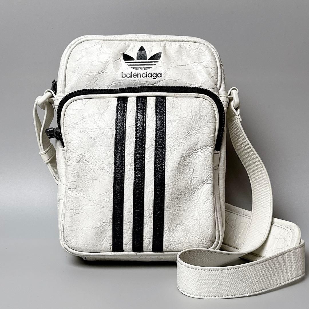 BALENCIAGA × adidas / クロスボディメッセンジャーバッグ - メルカリ