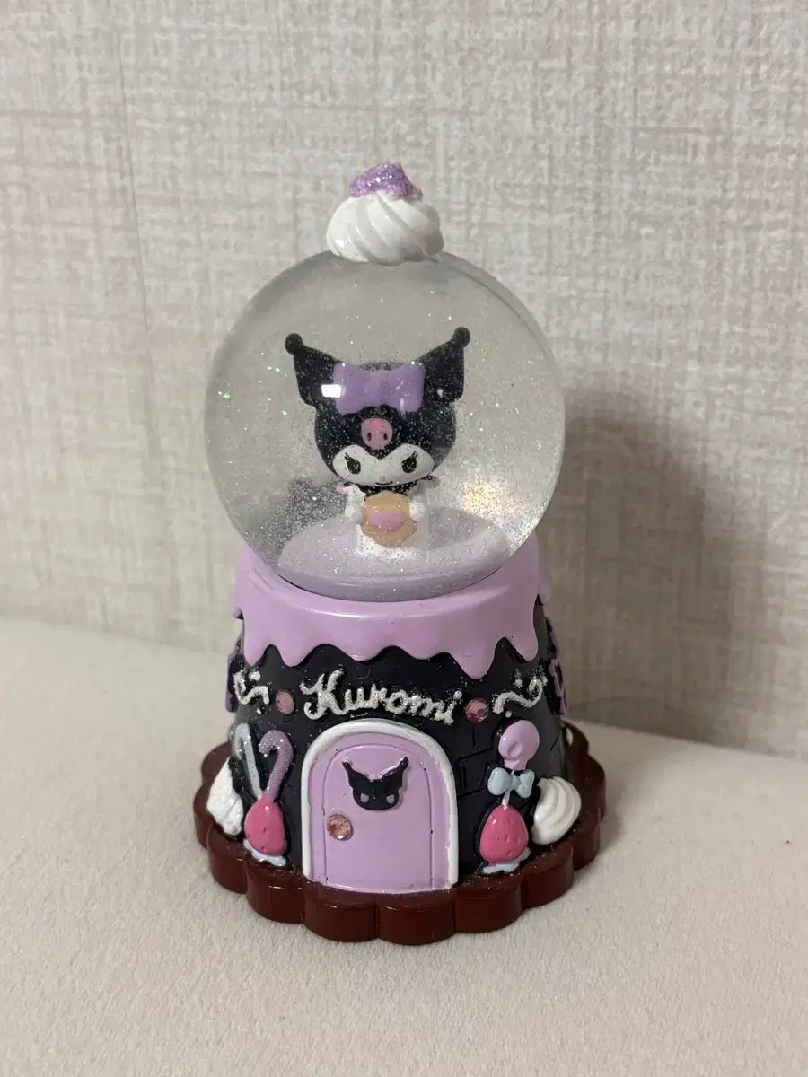 Kuromi 23 años Sanrio Snow Dome