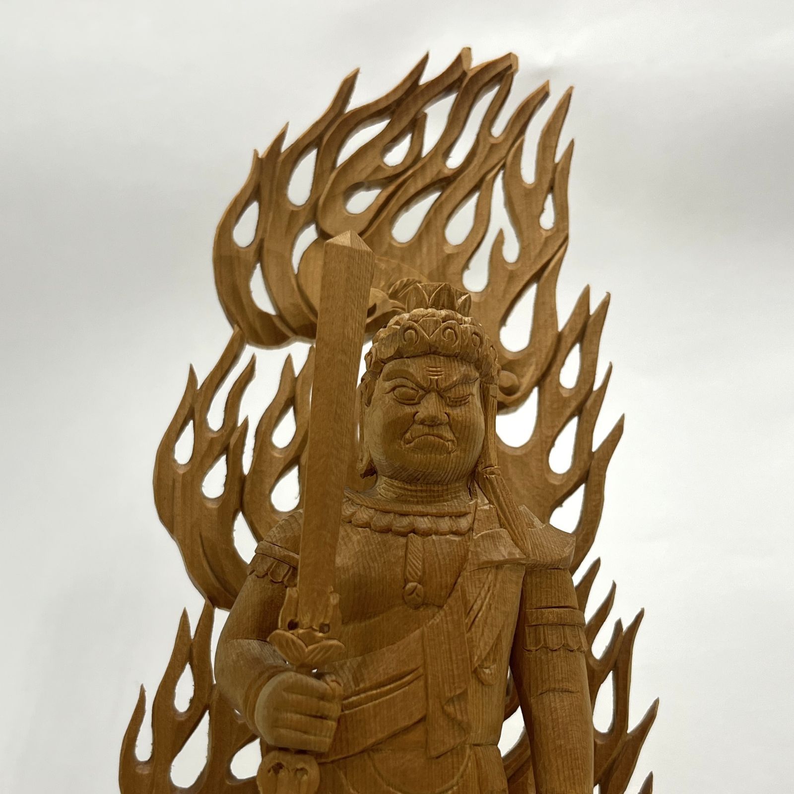 【お福さん】桧　山車、木彫り彫刻　高さ25ｃｍ 展示品アウトレット】不動明王 立像 4寸 総高さ25cm 木彫り 仏像 炎
