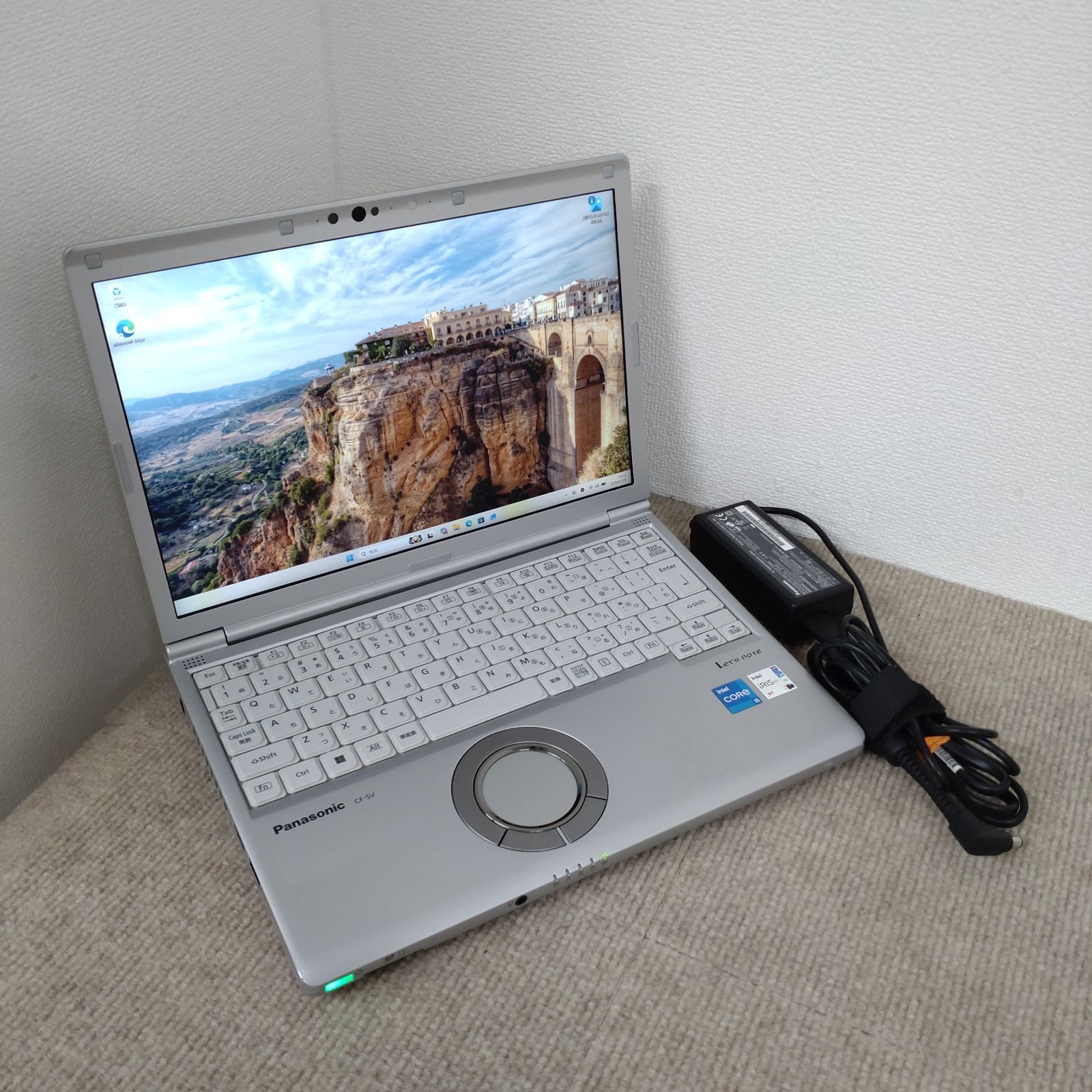 【送料無料】Panasonic CF-SV1 / I5-1145G7 / 16GBメモリ / SSD256GB / Windows11 / バッテリー良好 / 12.1型 / カメラ内蔵 / NB547