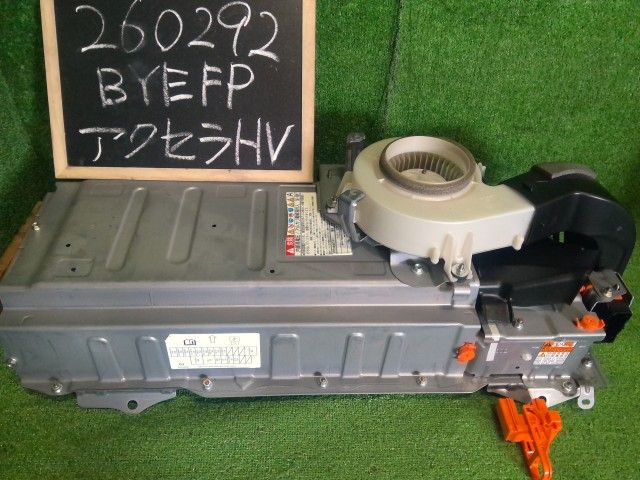 アクセラ BYEFP ＨＶ ハイブリッド バッテリー ファン ジャンクションブロック サービスプラグ 付き B4Y1-30-210 自社品番260292 41W