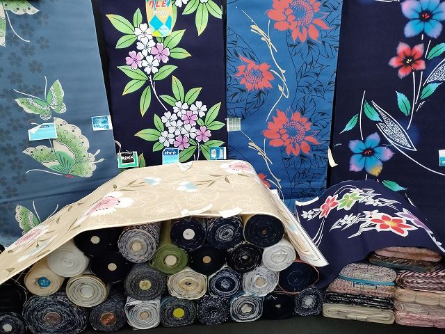 平和屋本店■浴衣反物 まとめて 45点 蝶 花柄 ENMUSUBI 四季の花木染 ローケツゆかた など 全て未使用 ppp4076浴衣反物