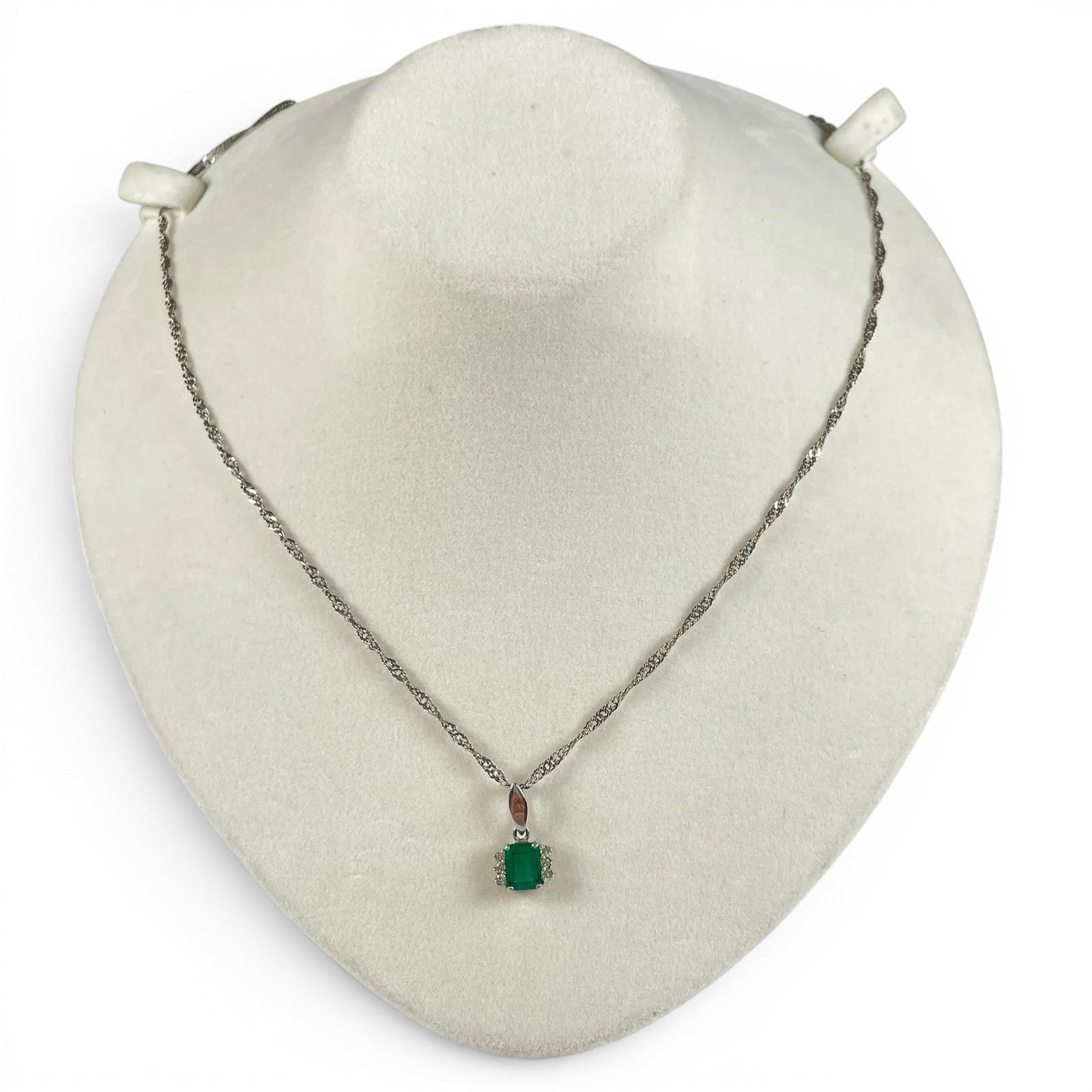 Pt850 Pt900 エメラルドネックレス エメラルド0.66ct ダイヤ0.07ct 総重量約4.75g 42,000円