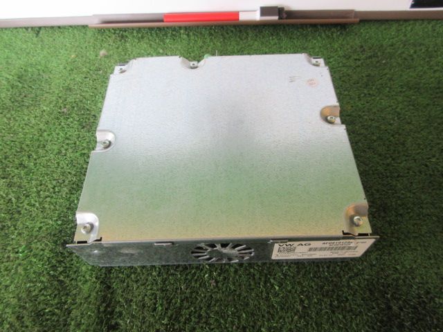 純正地デジテレビチューナー アウディ A6 DBA-4GCHVS　8F0 919 129 E　HSP0073-C12-34-