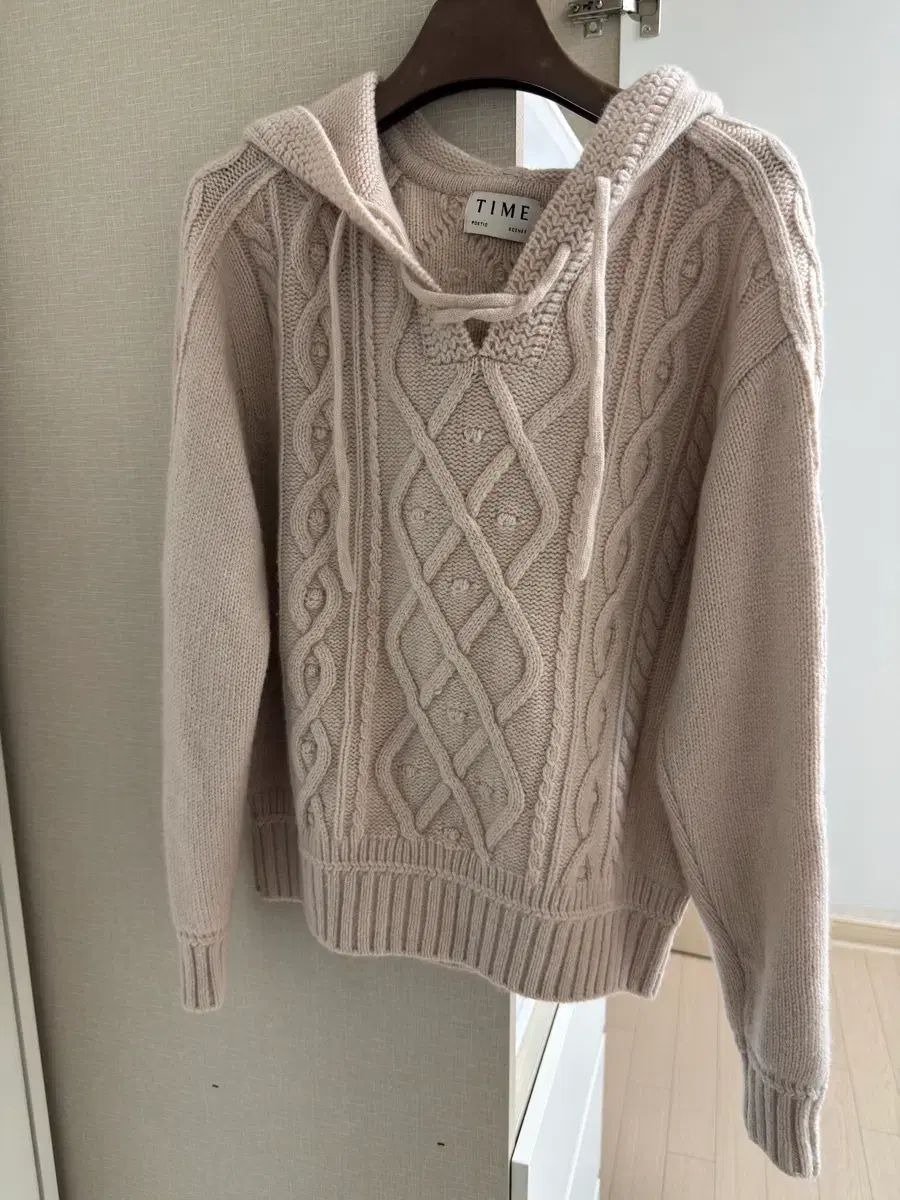 ハンサムタイム カシミア フーディー 24,987円