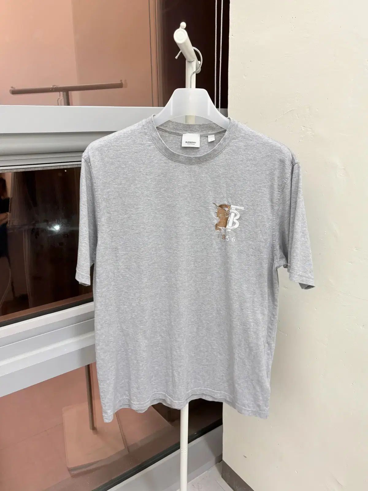 M size *正規品* BURBERRY バーバリー TB エクイストリアン NIGHT ロゴ 刺繍 半袖 Tシャツ