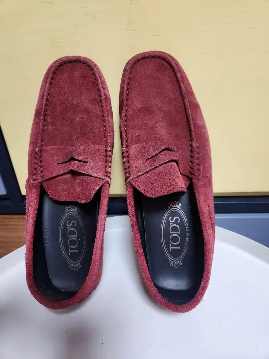 TOD'S トッズ スウェード ローファー バーガンディ