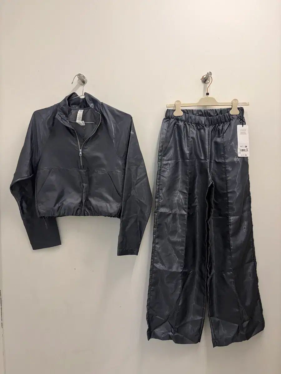 新品) alo アロ クロップド プルオーバー & トラック パンツ - グレー xs セット