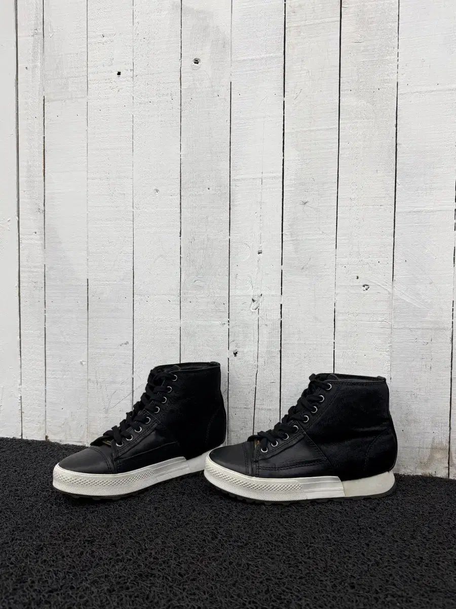 Maison MIHARA YASUHIRO メゾンミハラヤスヒロ