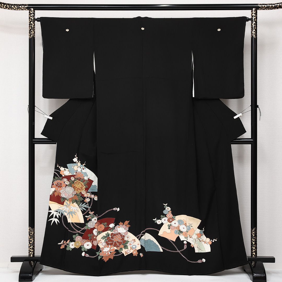 黒留袖 袷 身丈163cm 裄丈63cm 正絹 Sランク 五つ紋 (五三桐) フォーマル 広衿 Lサイズ 刺繍 比翼 吉祥文様 黒系 RP 1213-06865