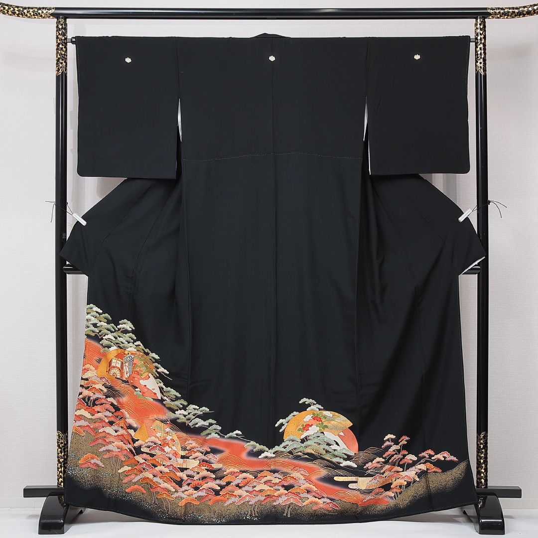 黒留袖 袷 身丈165cm 裄丈66cm 正絹 Aランク 五つ紋 (五三桐) フォーマル 広衿 XLサイズ 比翼 御所車 松 黒系 RP 1213-06918