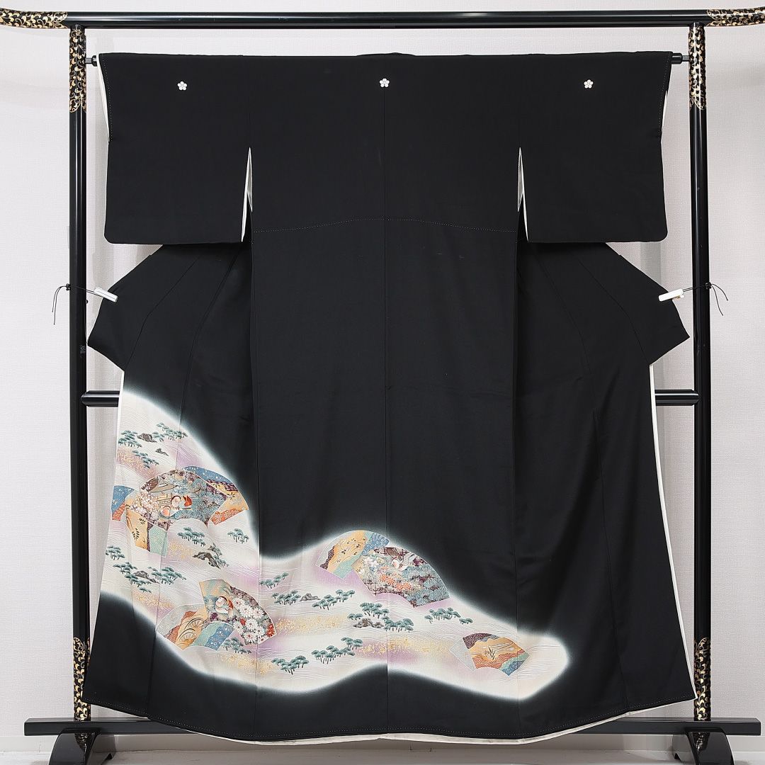黒留袖 袷 身丈155cm 裄丈61cm 正絹 Aランク 三つ紋 (梅鉢) フォーマル 広衿 Mサイズ 比翼 扇面文 流水 梅 黒系 RP 1213-06940