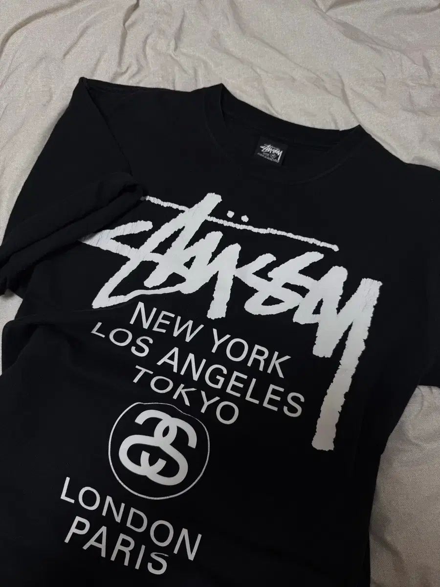 STUSSY WORLD TOUR 半袖Tシャツ M (Sold out 検品 正規品)