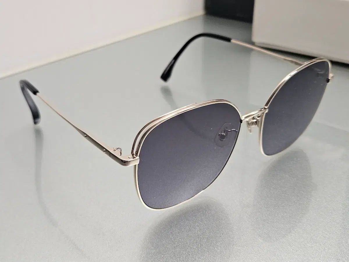 コゼット サングラス 出品 10,798円