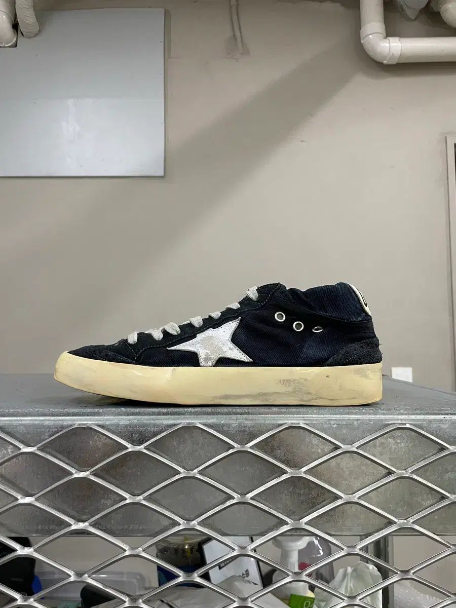 GOLDEN GOOSE ゴールデングース ミッドスター スニーカー 41 (gr-5844)