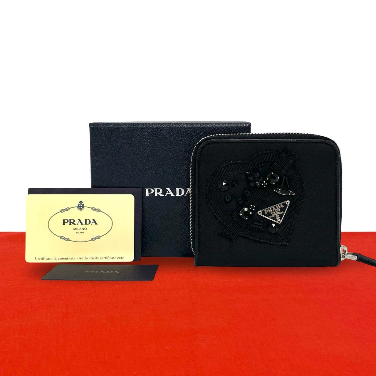 ほぼ未使用 希少品 保存箱付き PRADA プラダ 三角ロゴ 金具 ナイロン 二つ折り財布 ミニウォレット カードケース ブラック 29614