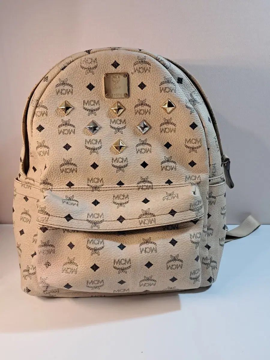 MCM ヴィセトス スターク バックパック ベージュ