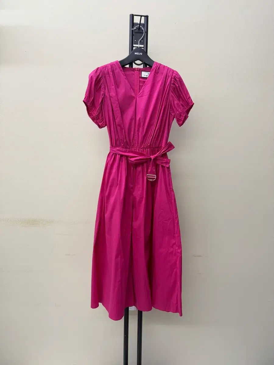 MOJO.S.PHINE モジョエスピン プリーツLINE Vネック ONE PIECE 17,710円