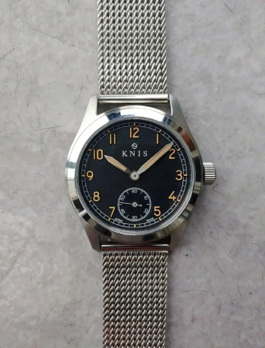 (日本現地購入) KNIS フィールド クオーツ時計 (36mm/ダーティーダズン)