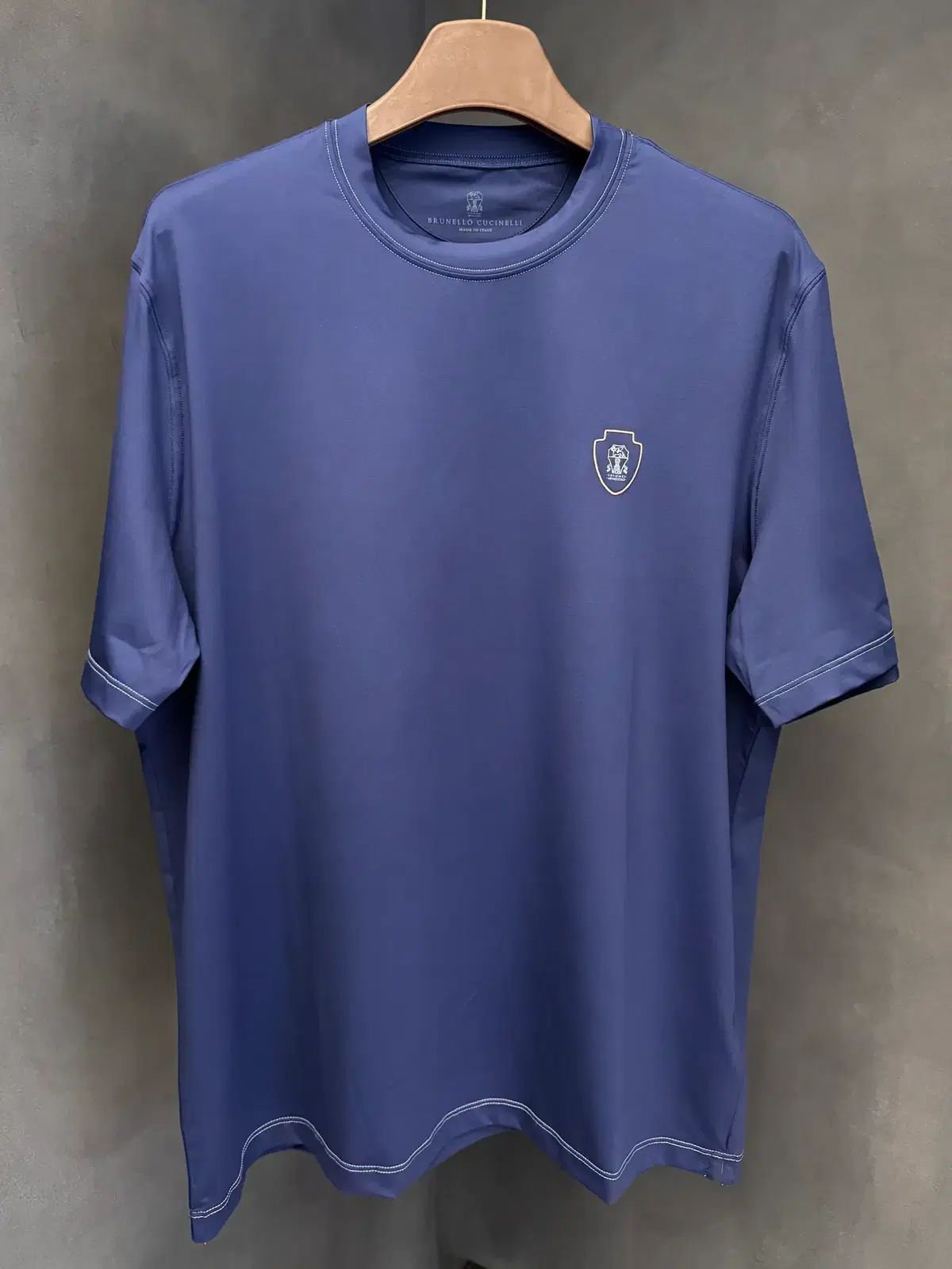 BRUNELLO CUCINELLI ブルネロクチネリ シグネチャー ロゴ アビオ ブルー 半袖Tシャツ