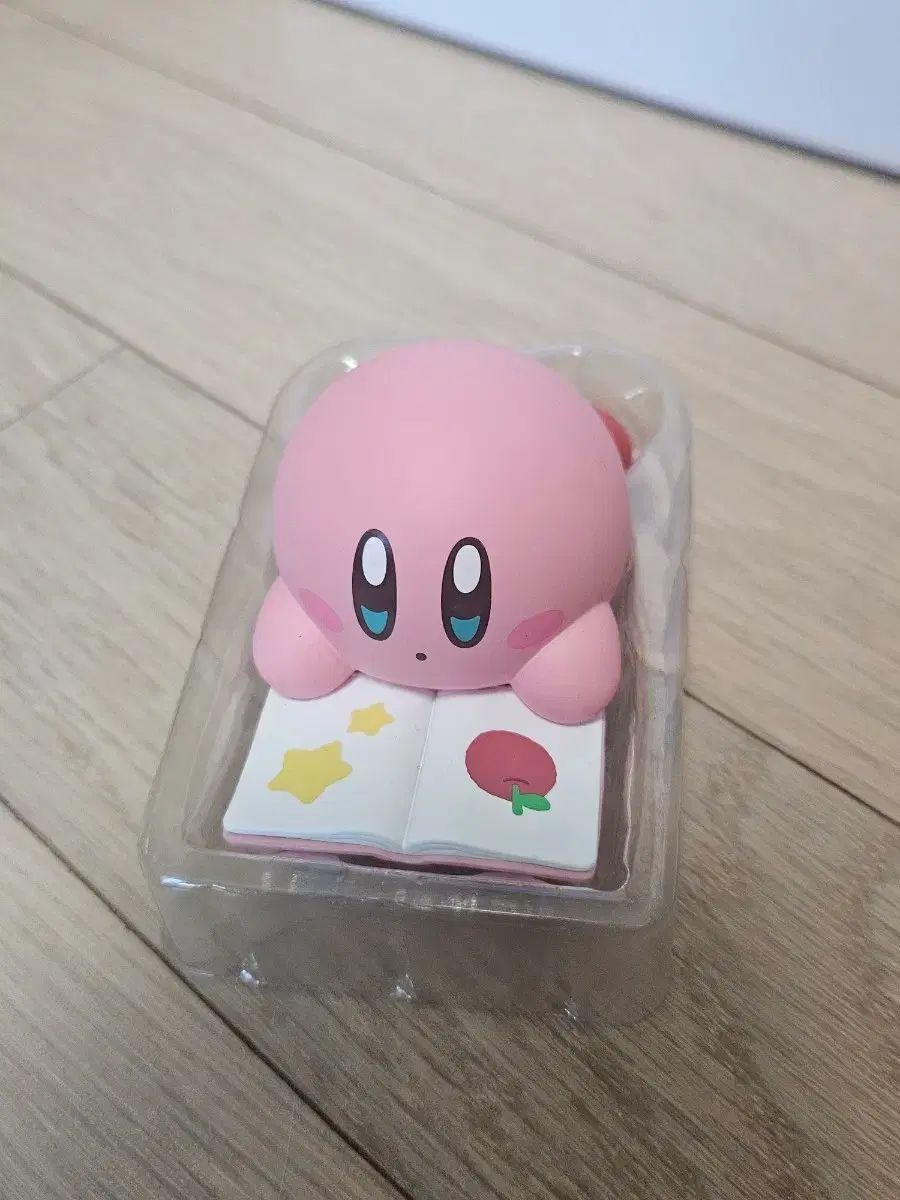 Exposición de figuras de Kirby la estrella