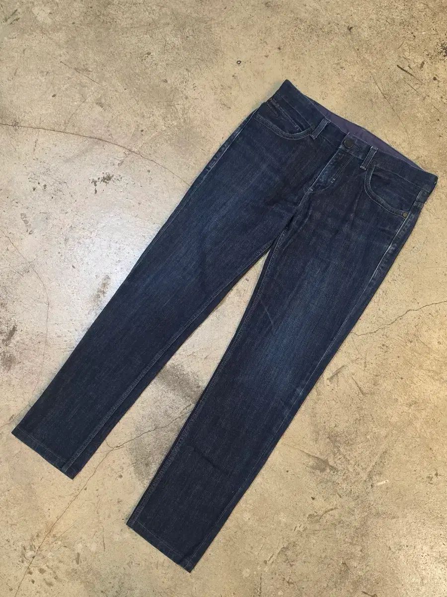 リーバイス 519 デニムパンツ 7,131円