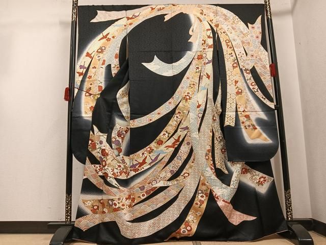 平和屋着物●豪華振袖　吉祥花熨斗文　暈し染め　黒地　金彩　正絹　逸品　AABJ6344ph 46,800円