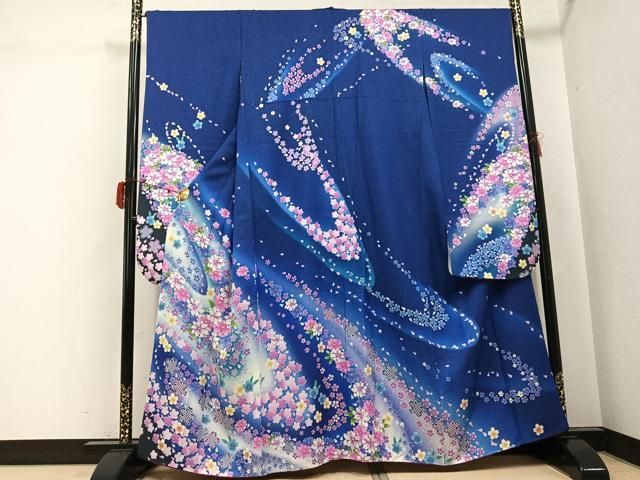 平和屋着物●豪華振袖　舞花文　暈し染め　銀通し地　正絹　逸品　AABJ3861ph 42,250円
