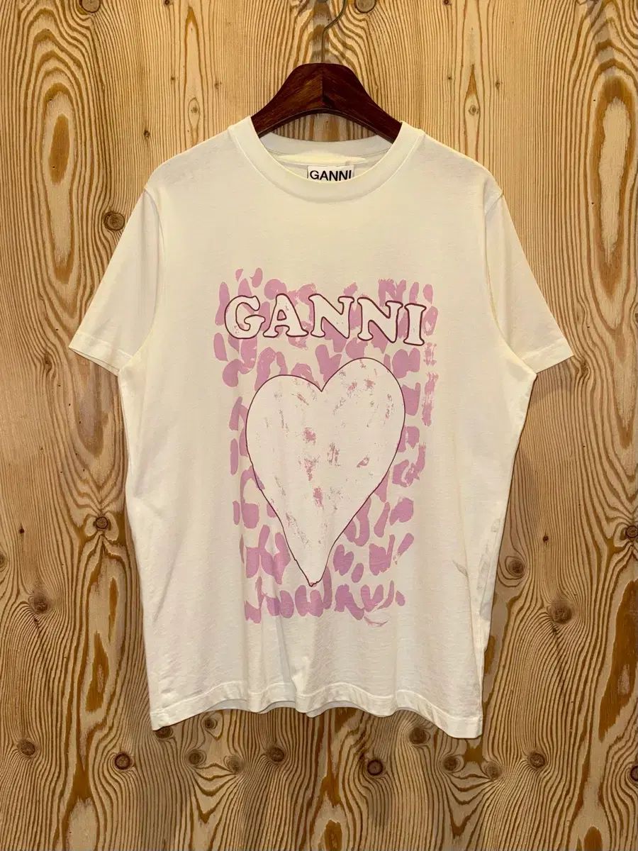 ガニー ピンク レオパード ハート Tシャツ 8,517円