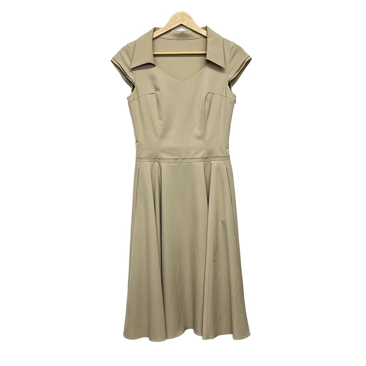 FOXEY NEW YORK(フォクシーニューヨーク) ワンピース サイズ38 M レディース - 22079 ベージュ 半袖/ロング 6,552円