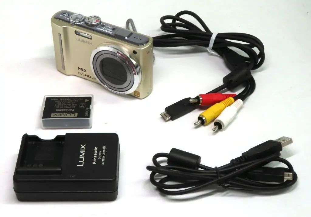 [중고] 카메라 [정크] 파나소닉 디지털 카메라 LUMIX 12.10만 픽셀 (골드) [DMC-TZ10-N] (상태: 렌즈에 곰팡이가 생겼음*자세한 내용은 비고 참조)