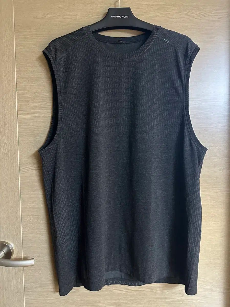 XL ルルレモン メタルベントテック スリーブレス ブラック 8,241円