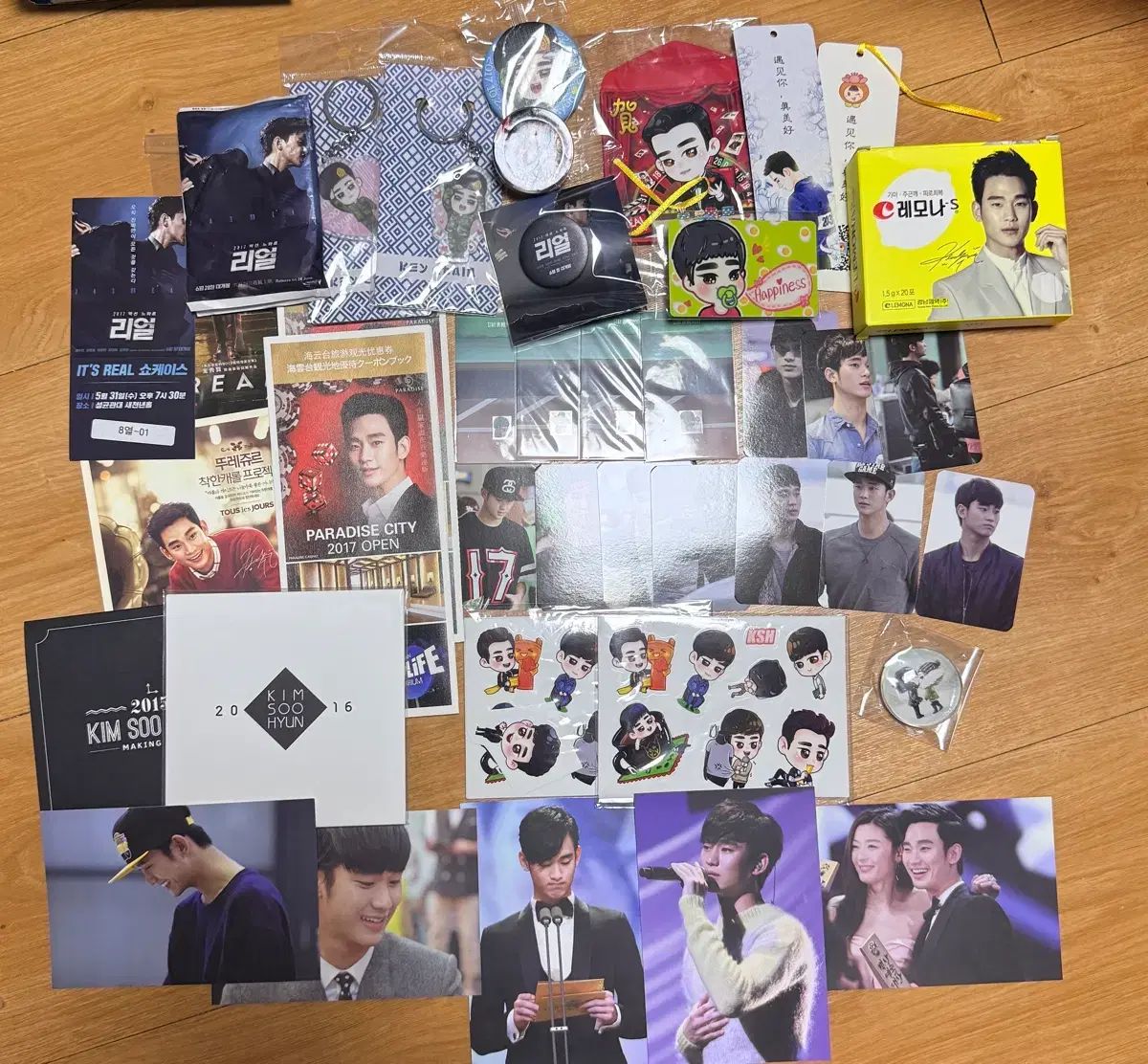 キム・スヒョン (KIM SOOHYUN) 公式/非公式 グッズ 20,704円