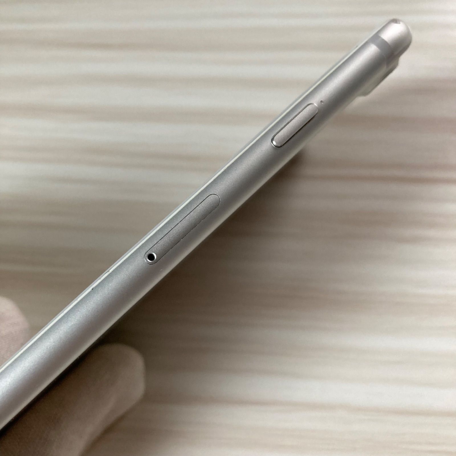 iPhone7 128GB Silver バッテリー78% SIMフリー - メルカリ