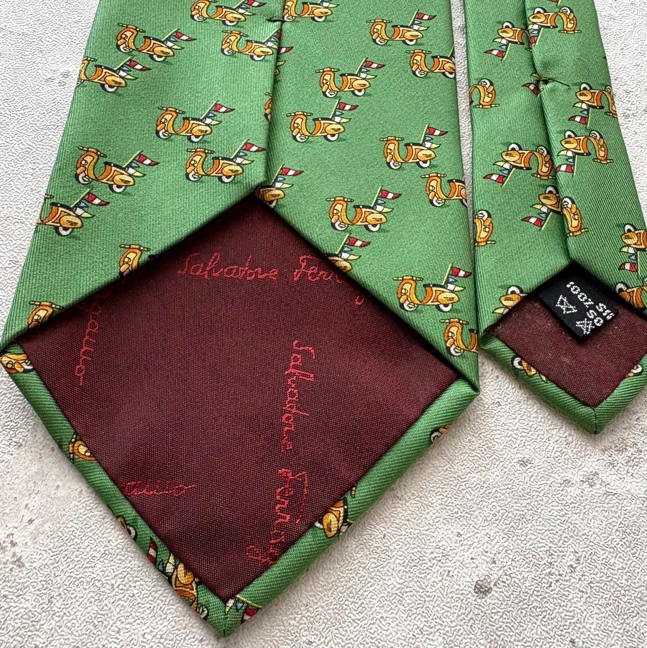 極美品】サルヴァートーレフェラガモ Salvatore Ferragamo ネクタイ