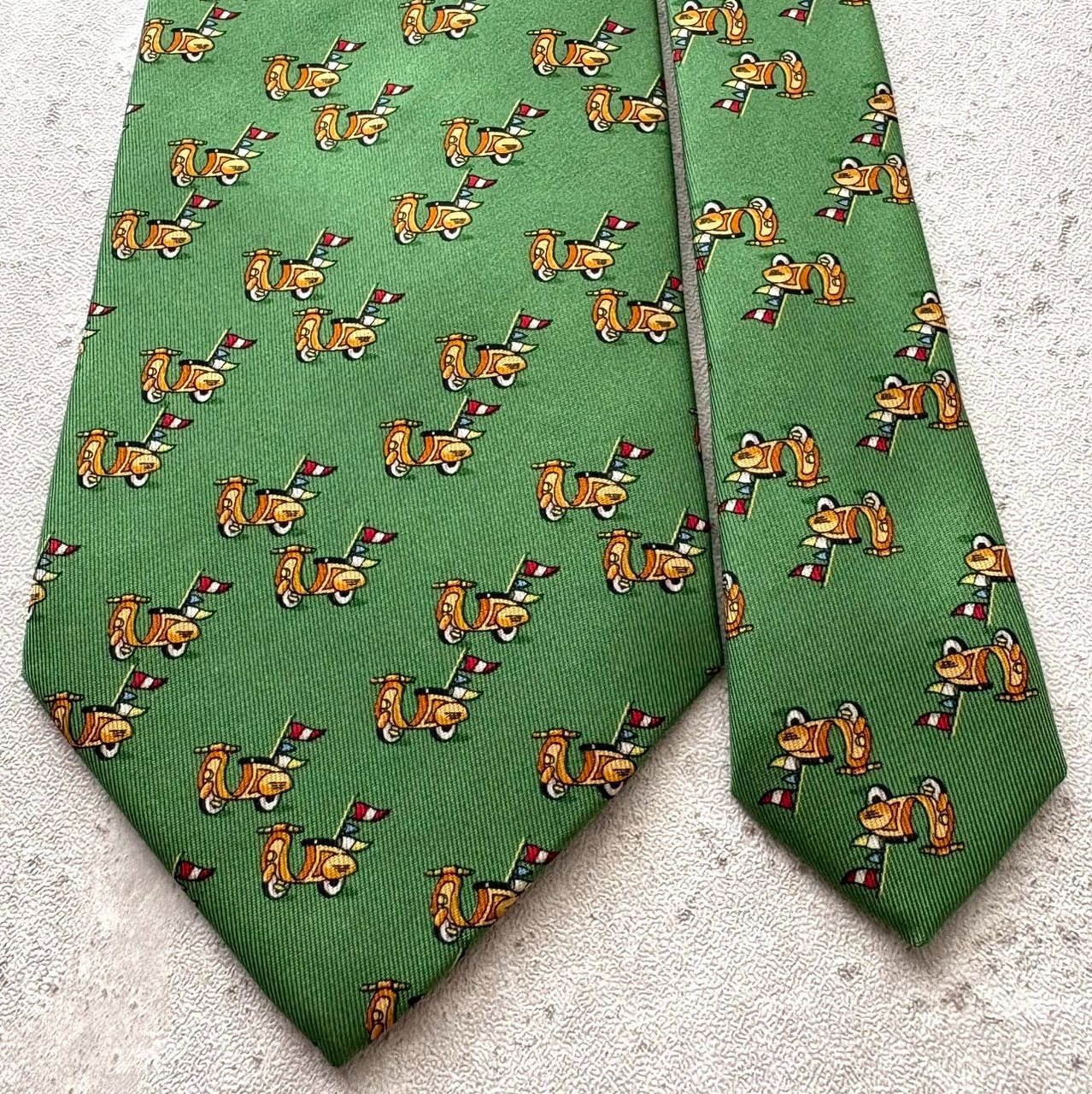 極美品】サルヴァートーレフェラガモ Salvatore Ferragamo ネクタイ