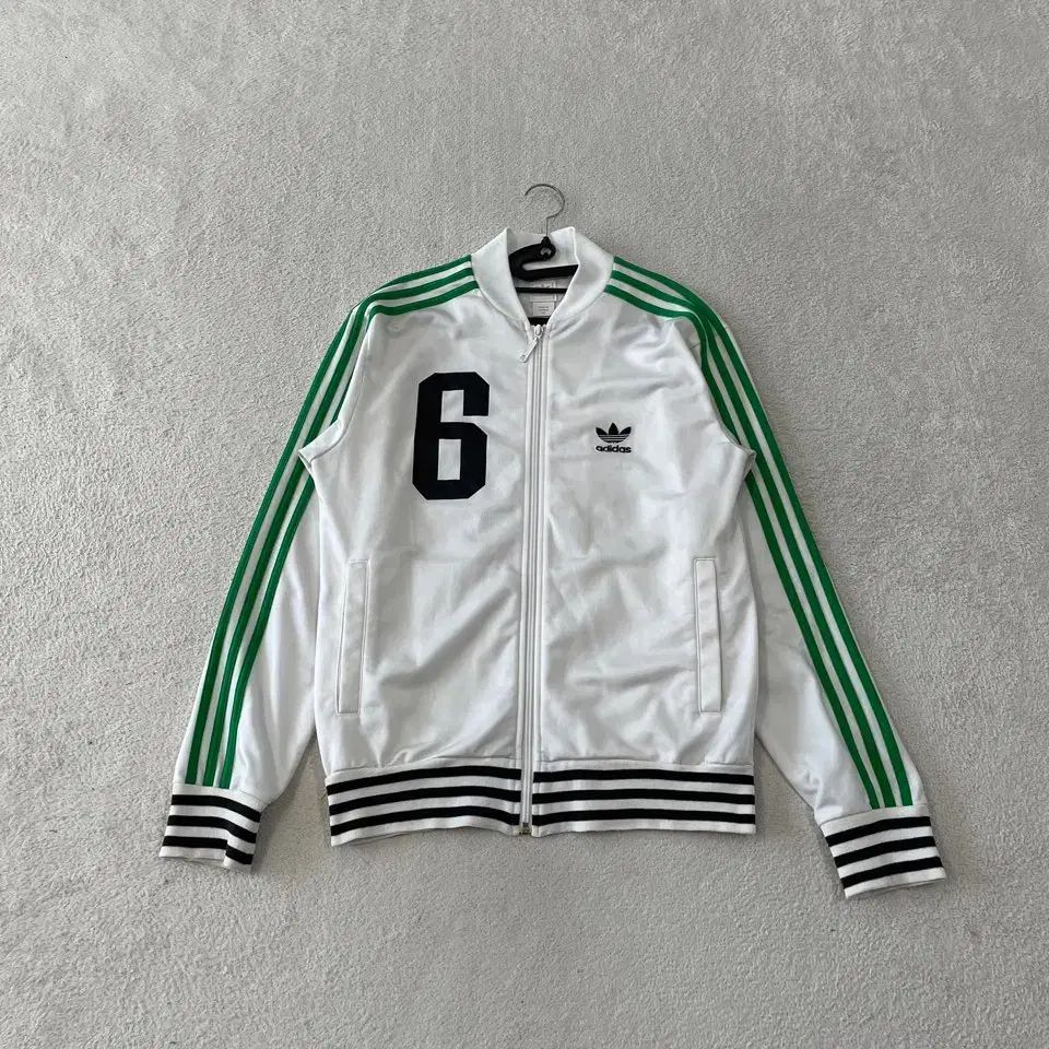 95 アディダス BECKENBAUER レア 白緑 白 必須アイテム ジャージ