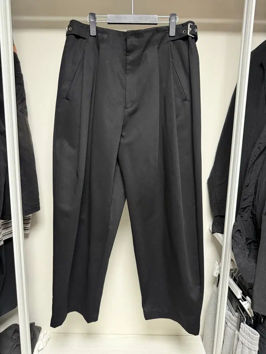 SYSTEM homme 25ss バルーンフィット パンツ（SYSTEM パリ LINE）