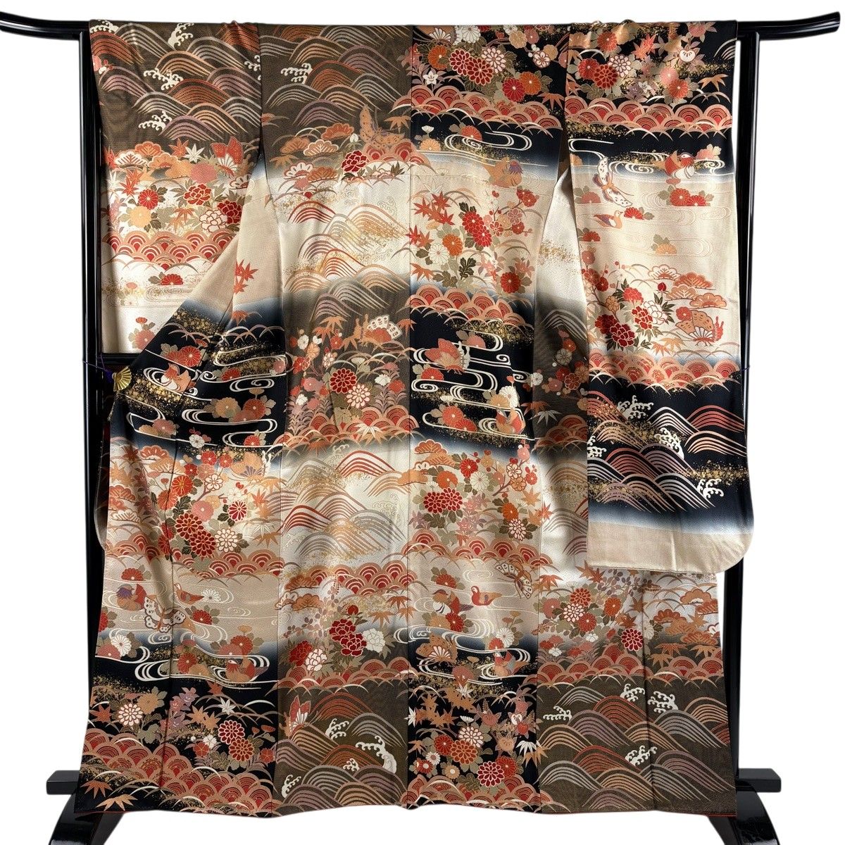 振袖 身丈162.5cm 裄丈63cm S 袷 菊 鴛鴦 金糸 金彩 黒 正絹 秀品 【中古】