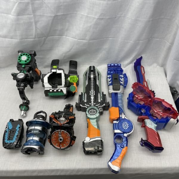 【中古】現状品･動作未確認)仮面ライダーゴースト･スペクター･ネクロム 武器･グッズセット[91]