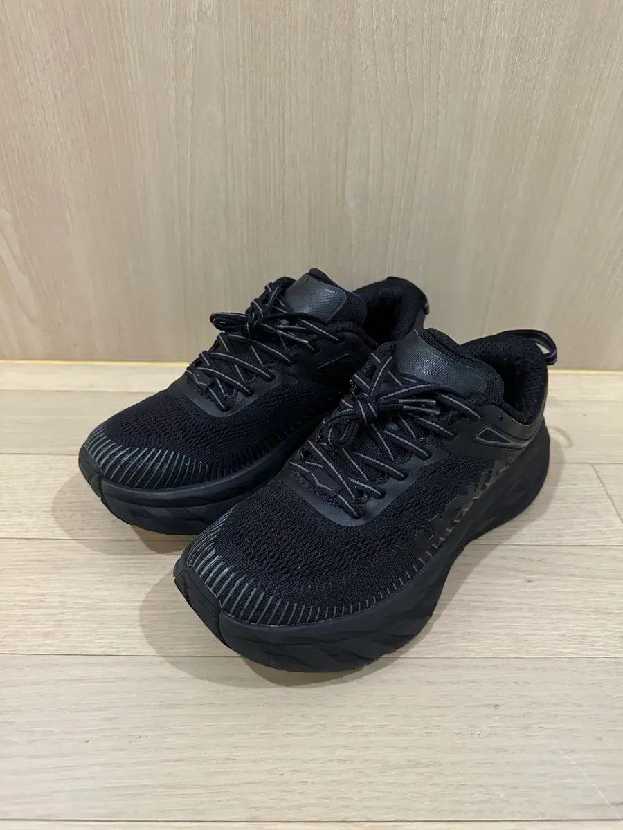 HOKA ONE ONE ホカオネオネ ボンダイ7 ランニングシューズ 240