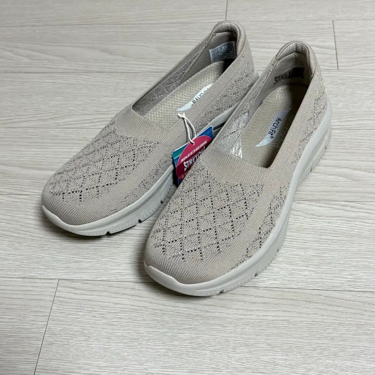 SKECHERS スケッチャーズ スリッポン 250 新品