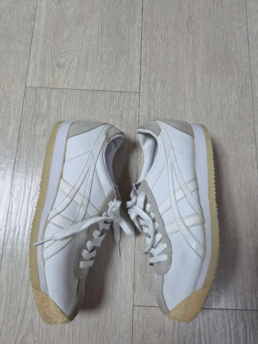 onitsuka tiger オニツカタイガー レディース スニーカー (230)