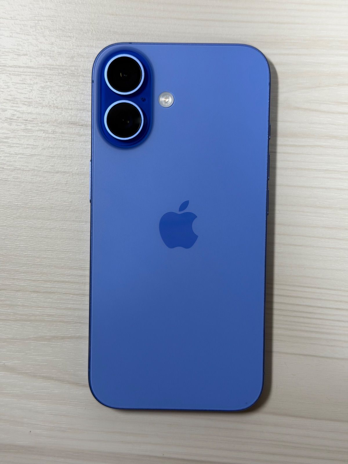 【美品】iPhone 16 128GB ウルトラマリン SIMフリー バッテリー100% 59,400円