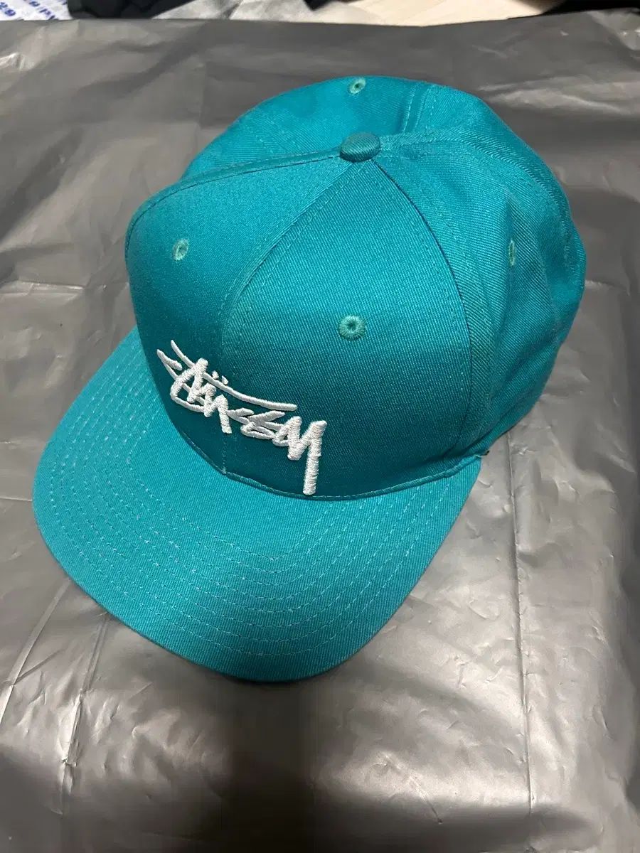 STUSSY ハワイ スナップバック 9,081円