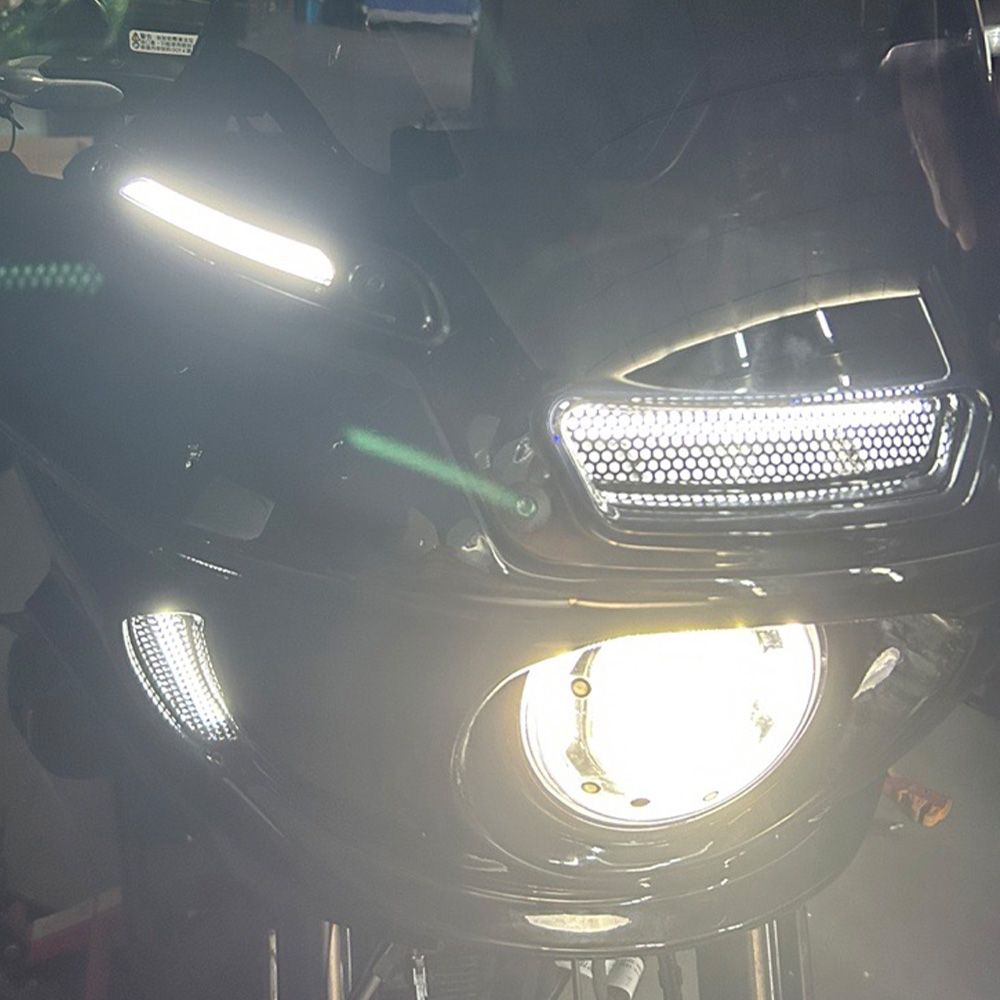 ハーレー ソフテイルローライダーST FXLRST 2022〜2025対応 フロントガラスフェアリングベント DRLホワイトアンバーシグナル付き 30,490円