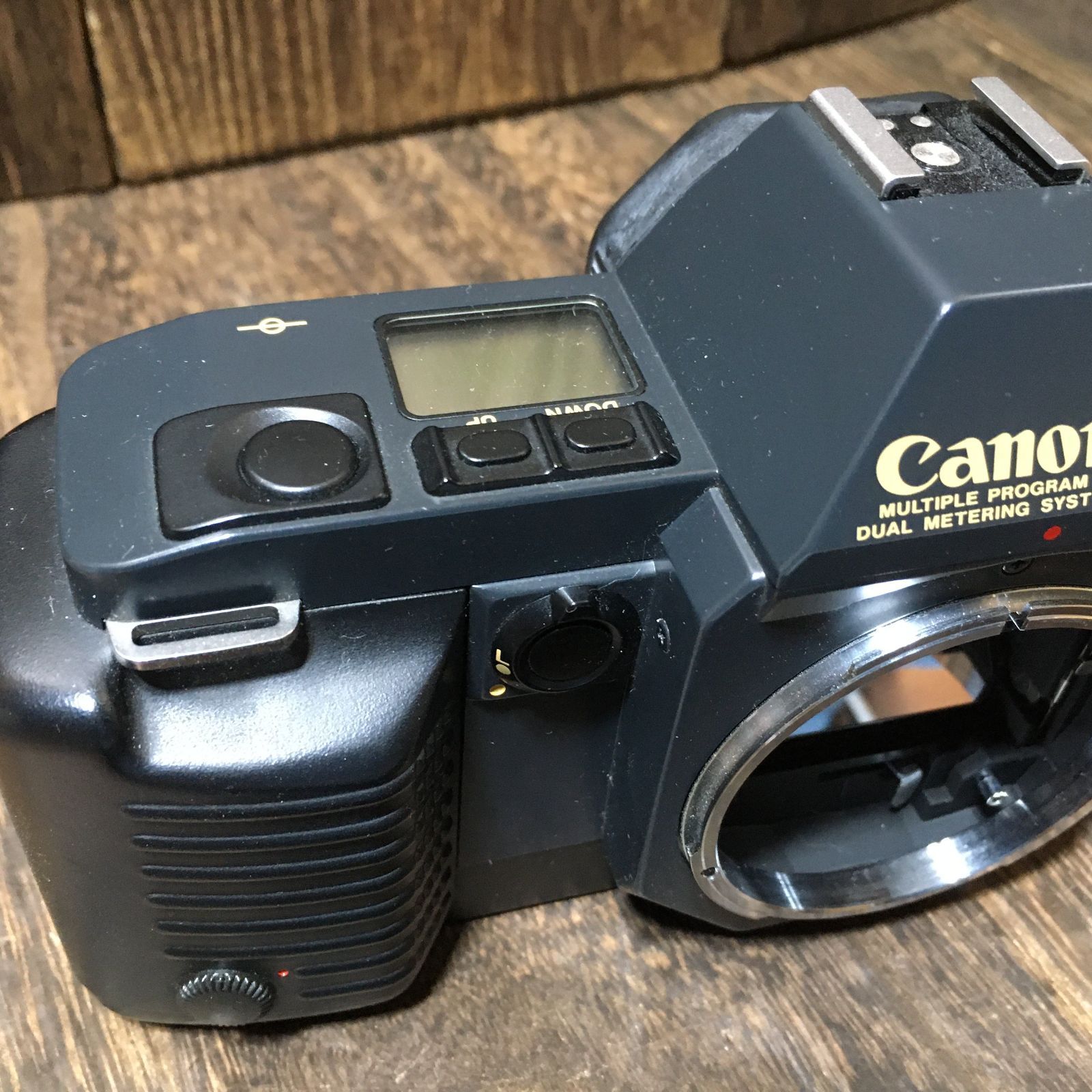 【中古】(キヤノン) Canon T70 ボディ キャノン Canon T70 フィルムカメラ ボディ - メルカリ